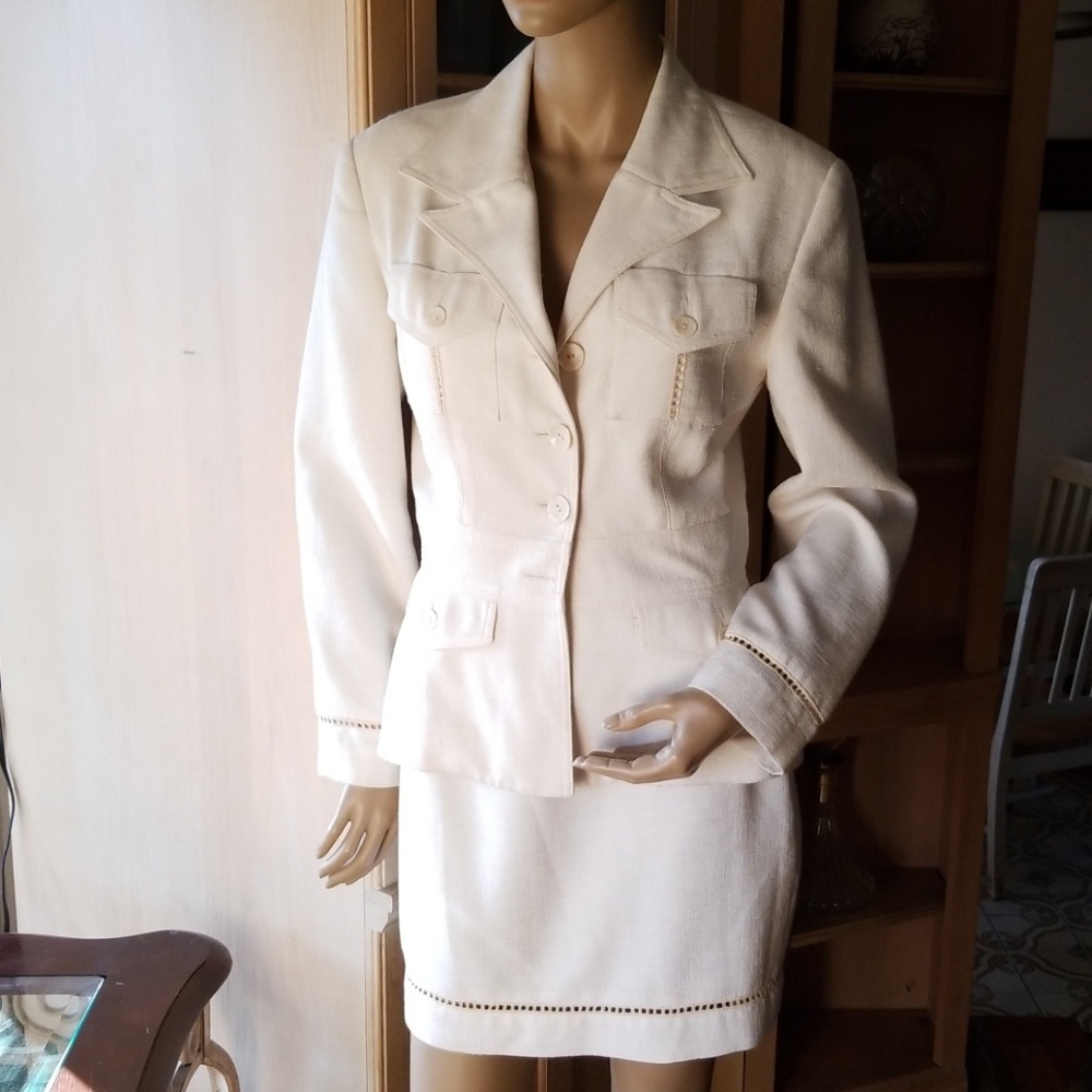 Nina K Chic Skirt Suit 🤩